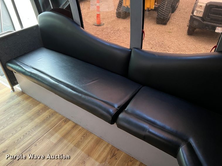 image for item KC9989 2001 Ford E450 Super Duty  party bus