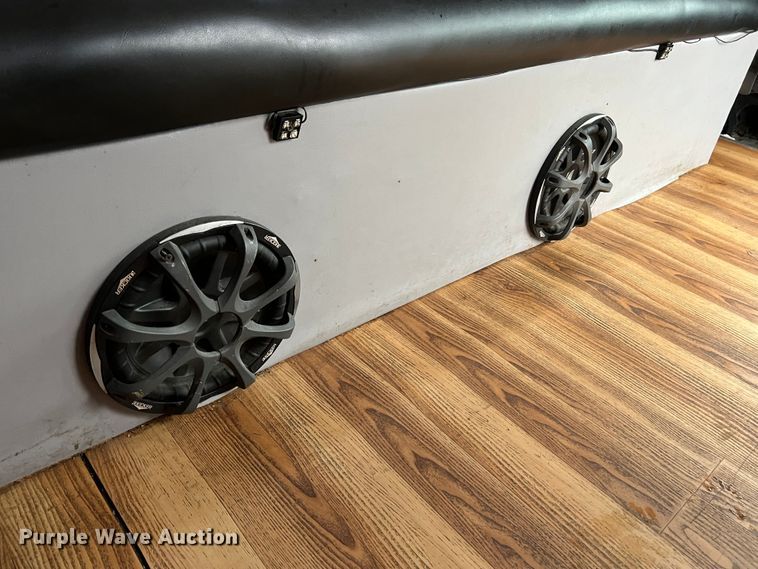 image for item KC9989 2001 Ford E450 Super Duty  party bus