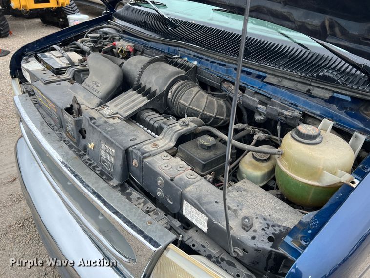 image for item KC9989 2001 Ford E450 Super Duty  party bus