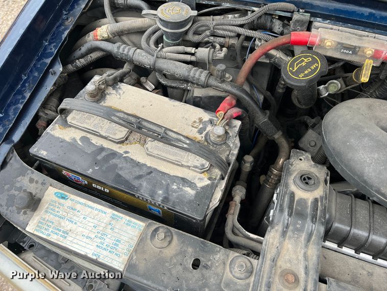 image for item KC9989 2001 Ford E450 Super Duty  party bus