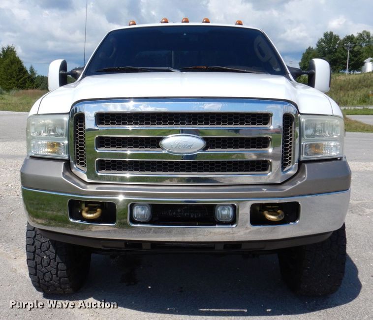 image for item KF9619 2006 Ford F350 Super Duty Lariat King Ranch  Crew Cab flatbed pickup truck
