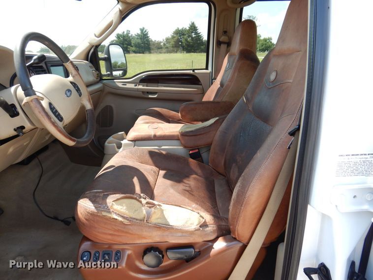 image for item KF9619 2006 Ford F350 Super Duty Lariat King Ranch  Crew Cab flatbed pickup truck