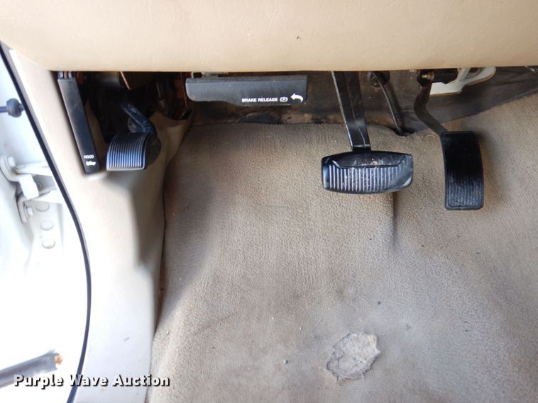 image for item KF9619 2006 Ford F350 Super Duty Lariat King Ranch  Crew Cab flatbed pickup truck