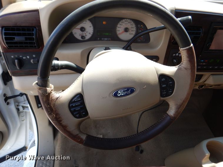 image for item KF9619 2006 Ford F350 Super Duty Lariat King Ranch  Crew Cab flatbed pickup truck