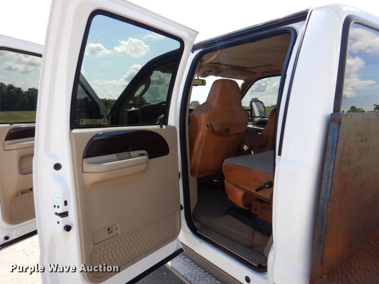 image for item KF9619 2006 Ford F350 Super Duty Lariat King Ranch  Crew Cab flatbed pickup truck