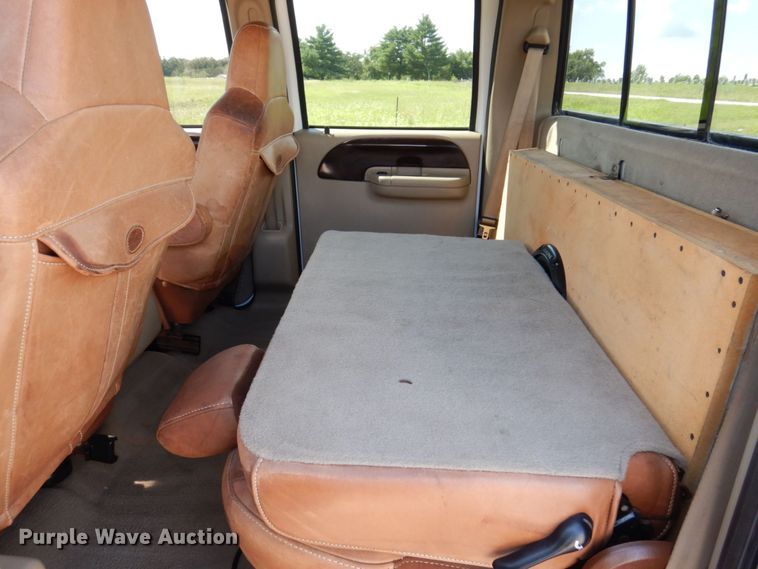 image for item KF9619 2006 Ford F350 Super Duty Lariat King Ranch  Crew Cab flatbed pickup truck