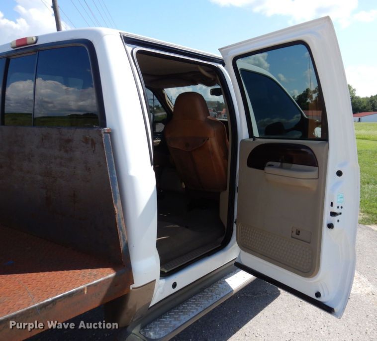 image for item KF9619 2006 Ford F350 Super Duty Lariat King Ranch  Crew Cab flatbed pickup truck