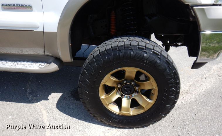 image for item KF9619 2006 Ford F350 Super Duty Lariat King Ranch  Crew Cab flatbed pickup truck