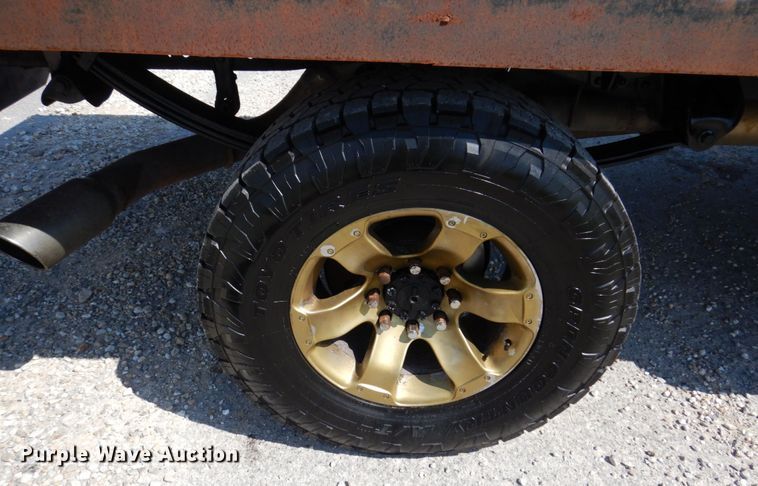 image for item KF9619 2006 Ford F350 Super Duty Lariat King Ranch  Crew Cab flatbed pickup truck