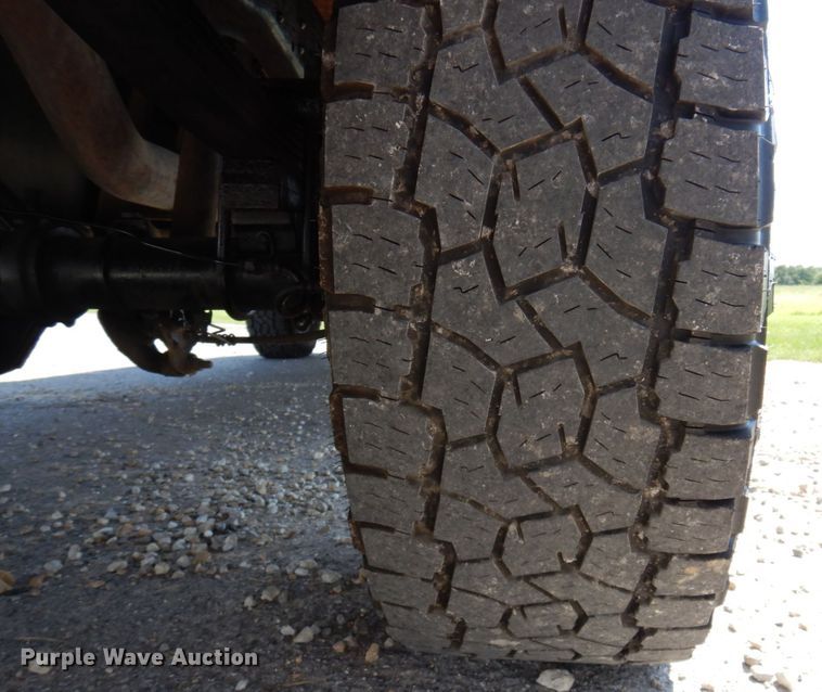 image for item KF9619 2006 Ford F350 Super Duty Lariat King Ranch  Crew Cab flatbed pickup truck