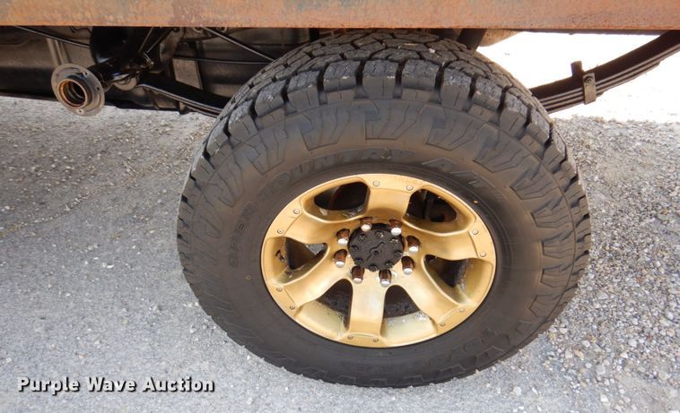 image for item KF9619 2006 Ford F350 Super Duty Lariat King Ranch  Crew Cab flatbed pickup truck