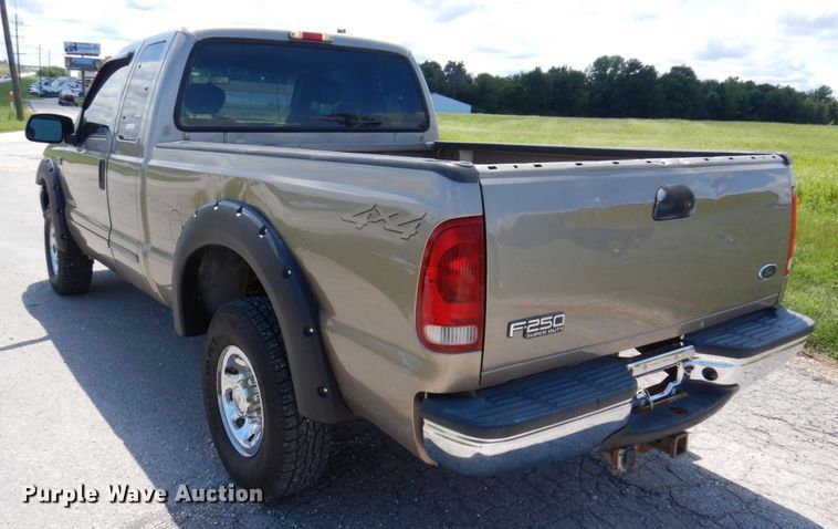 image for item KF9623 2003 Ford F250 Super Duty XLT  SuperCab pickup truck