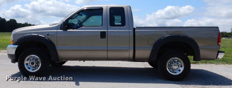 image for item KF9623 2003 Ford F250 Super Duty XLT  SuperCab pickup truck