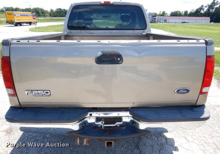 image for item KF9623 2003 Ford F250 Super Duty XLT  SuperCab pickup truck