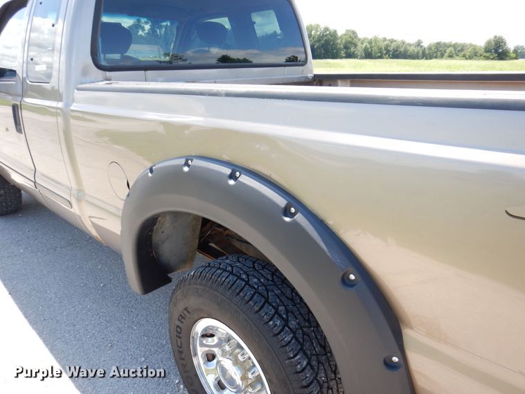 image for item KF9623 2003 Ford F250 Super Duty XLT  SuperCab pickup truck