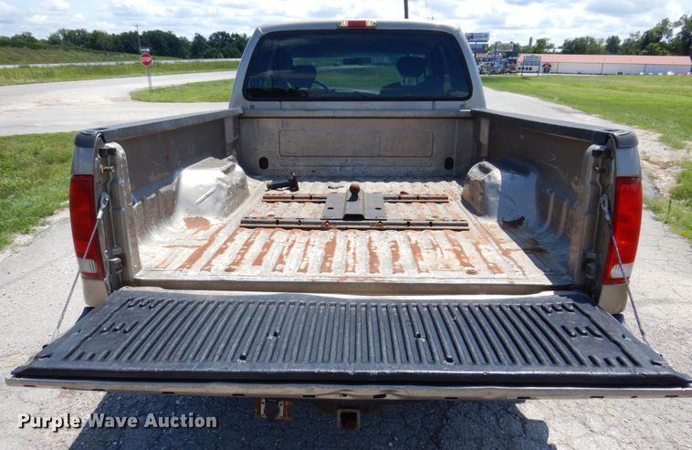 image for item KF9623 2003 Ford F250 Super Duty XLT  SuperCab pickup truck