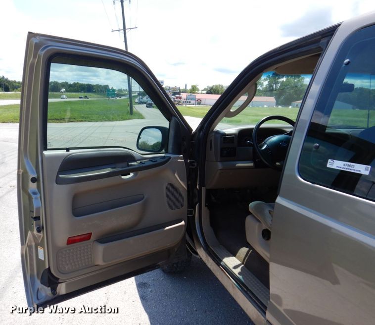 image for item KF9623 2003 Ford F250 Super Duty XLT  SuperCab pickup truck