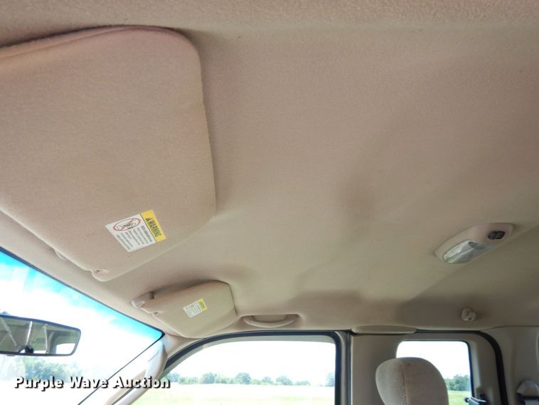 image for item KF9623 2003 Ford F250 Super Duty XLT  SuperCab pickup truck