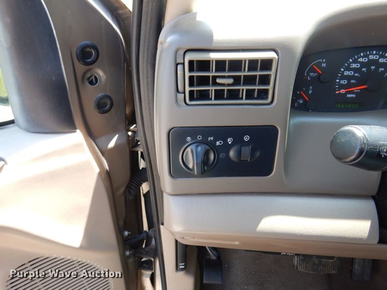 image for item KF9623 2003 Ford F250 Super Duty XLT  SuperCab pickup truck