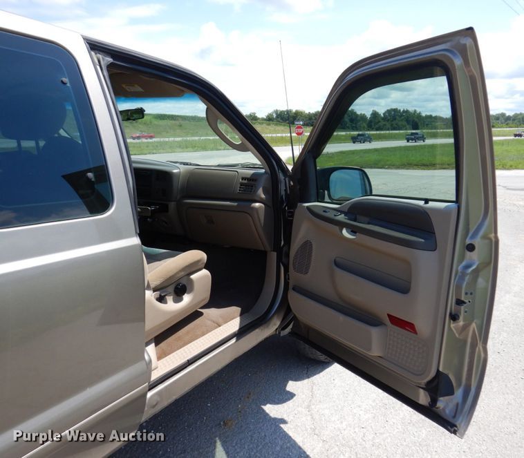 image for item KF9623 2003 Ford F250 Super Duty XLT  SuperCab pickup truck