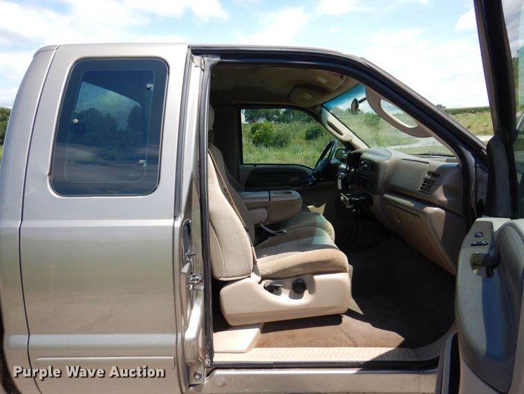 image for item KF9623 2003 Ford F250 Super Duty XLT  SuperCab pickup truck