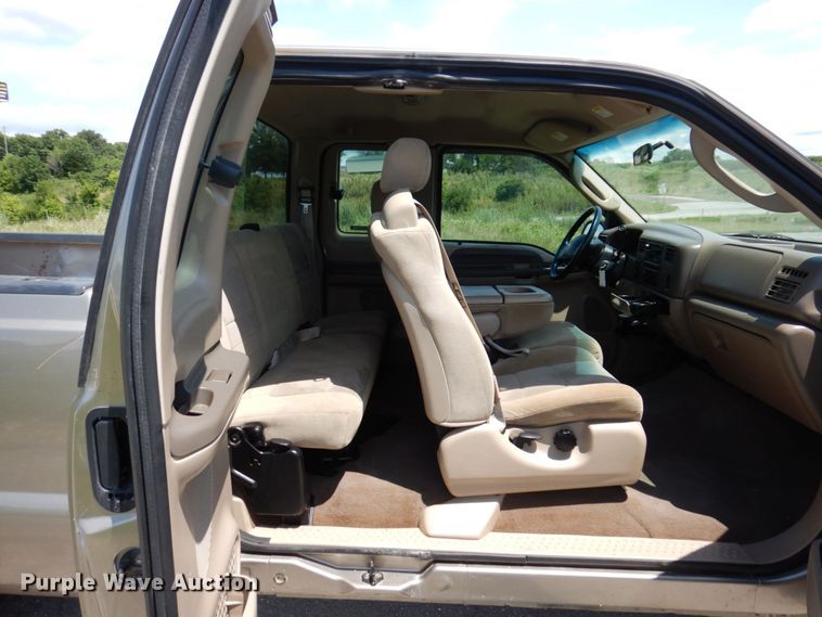 image for item KF9623 2003 Ford F250 Super Duty XLT  SuperCab pickup truck