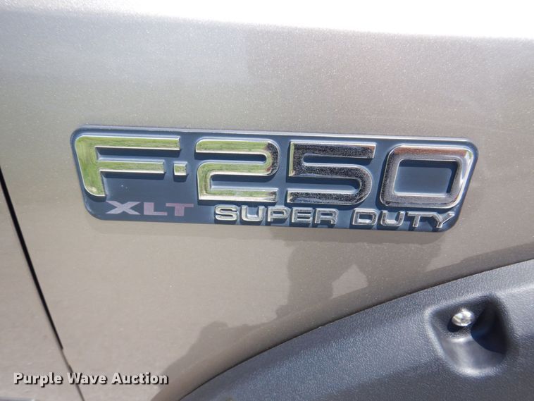 image for item KF9623 2003 Ford F250 Super Duty XLT  SuperCab pickup truck