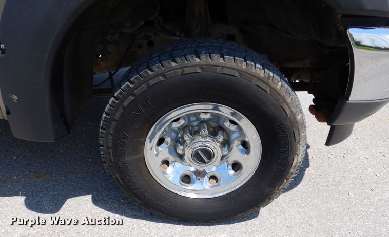 image for item KF9623 2003 Ford F250 Super Duty XLT  SuperCab pickup truck