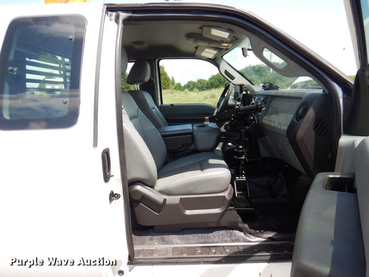 image for item KF9625 2012 Ford F250 Super Duty XL  SuperCab pickup truck