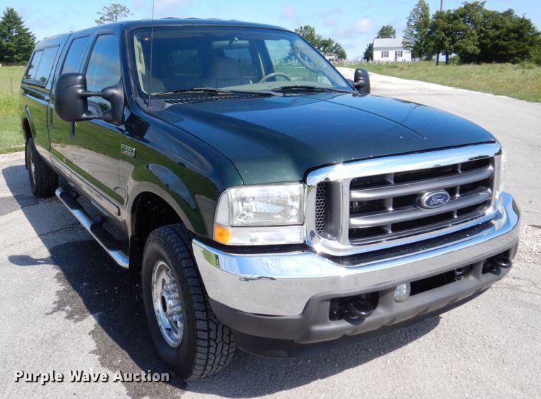 image for item KF9630 2003 Ford F250 Super Duty Lariat  Crew Cab pickup truck