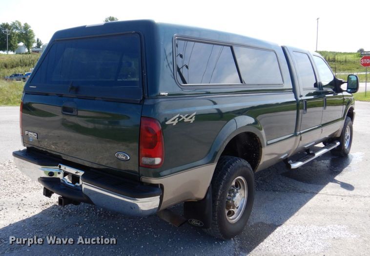 image for item KF9630 2003 Ford F250 Super Duty Lariat  Crew Cab pickup truck