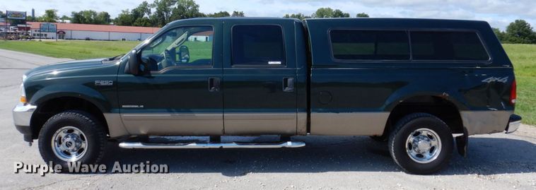 image for item KF9630 2003 Ford F250 Super Duty Lariat  Crew Cab pickup truck