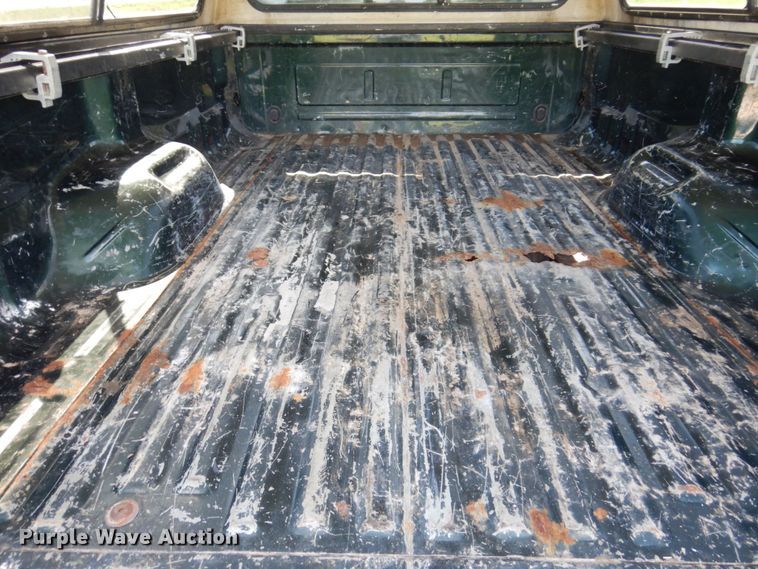 image for item KF9630 2003 Ford F250 Super Duty Lariat  Crew Cab pickup truck