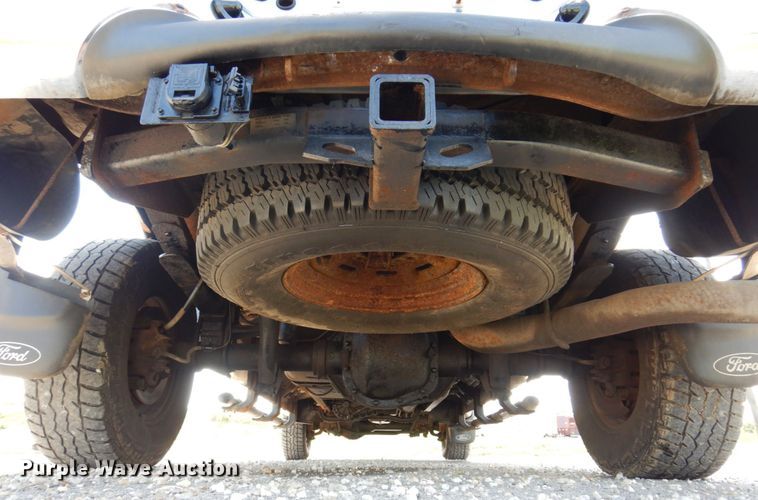 image for item KF9630 2003 Ford F250 Super Duty Lariat  Crew Cab pickup truck