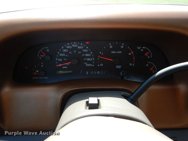 image for item KF9630 2003 Ford F250 Super Duty Lariat  Crew Cab pickup truck