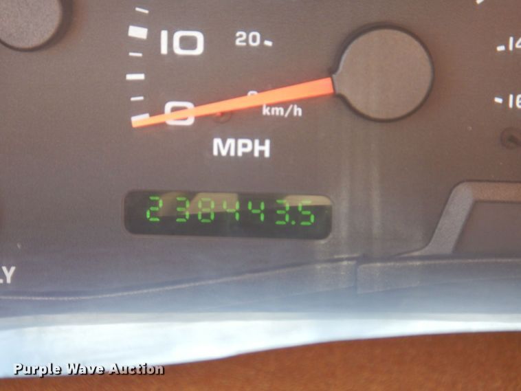 image for item KF9630 2003 Ford F250 Super Duty Lariat  Crew Cab pickup truck