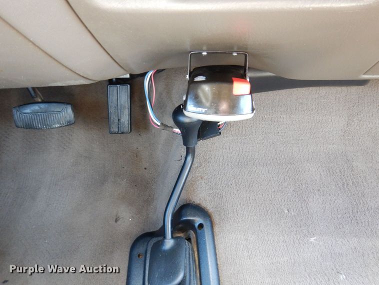 image for item KF9630 2003 Ford F250 Super Duty Lariat  Crew Cab pickup truck