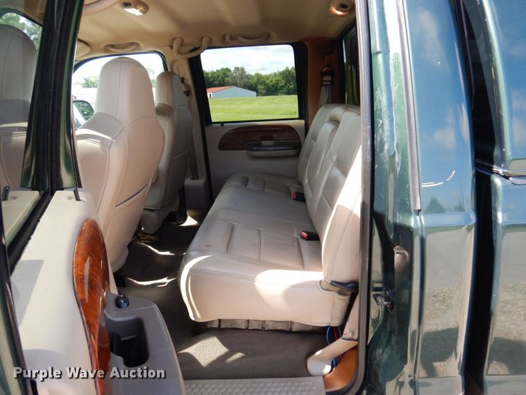 image for item KF9630 2003 Ford F250 Super Duty Lariat  Crew Cab pickup truck