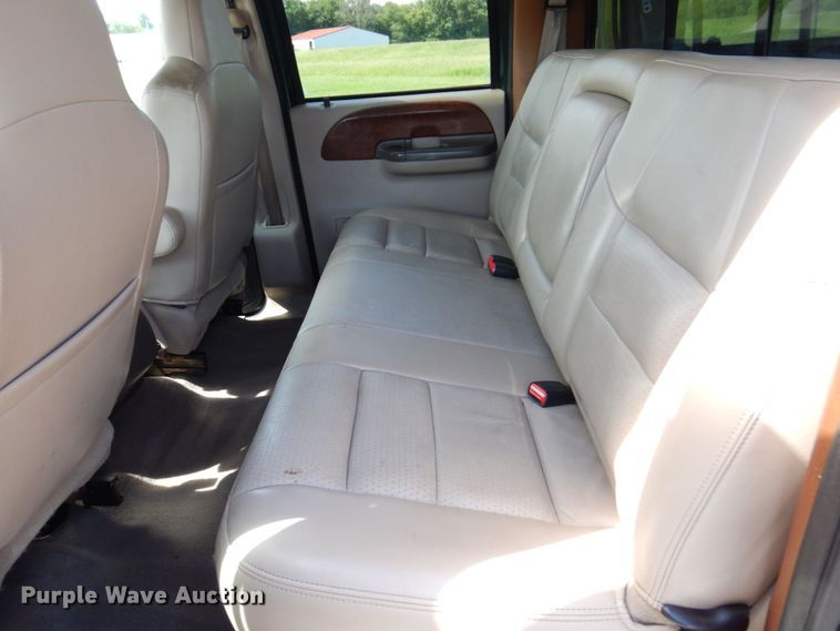 image for item KF9630 2003 Ford F250 Super Duty Lariat  Crew Cab pickup truck