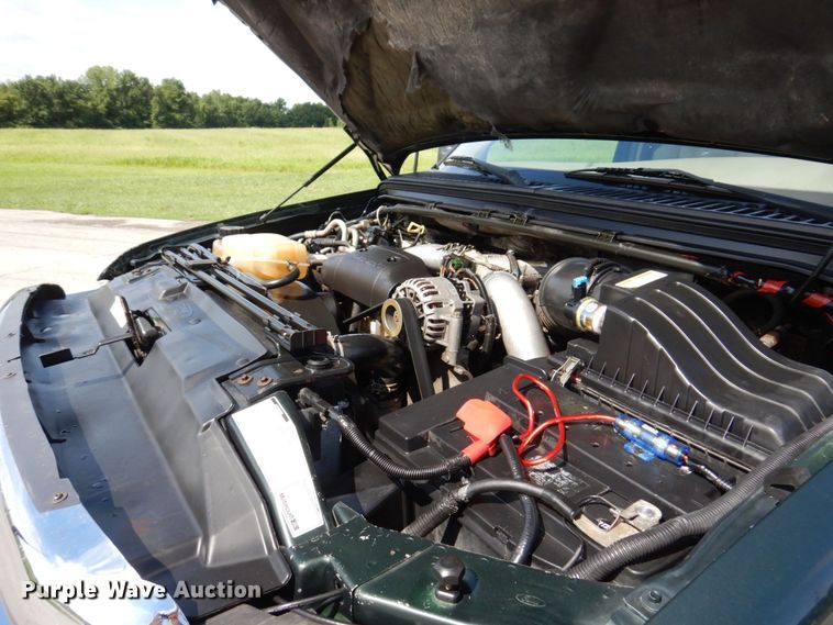 image for item KF9630 2003 Ford F250 Super Duty Lariat  Crew Cab pickup truck