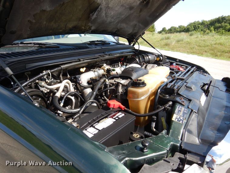 image for item KF9630 2003 Ford F250 Super Duty Lariat  Crew Cab pickup truck