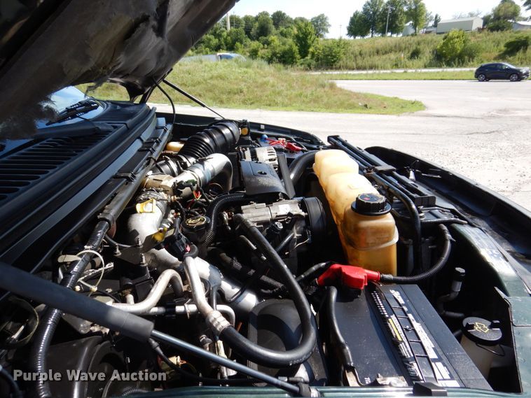 image for item KF9630 2003 Ford F250 Super Duty Lariat  Crew Cab pickup truck