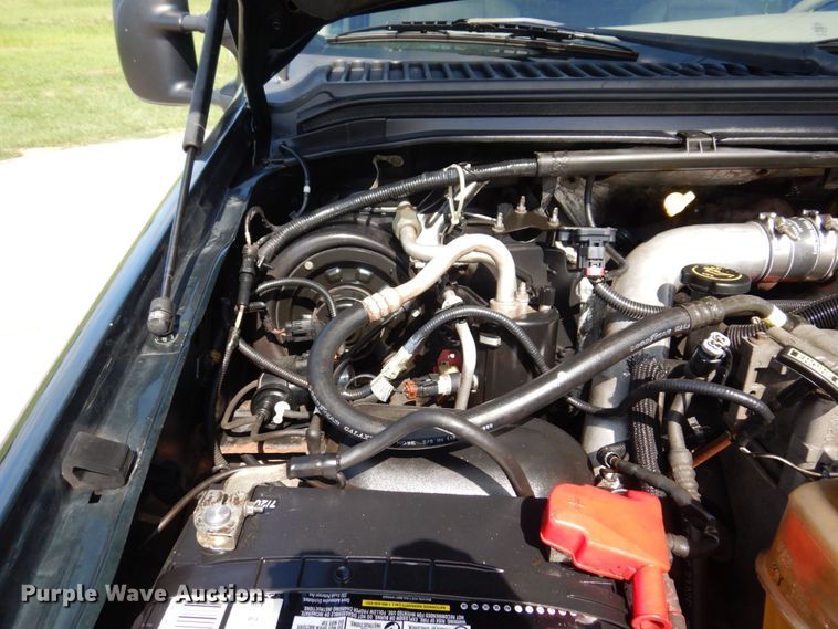 image for item KF9630 2003 Ford F250 Super Duty Lariat  Crew Cab pickup truck