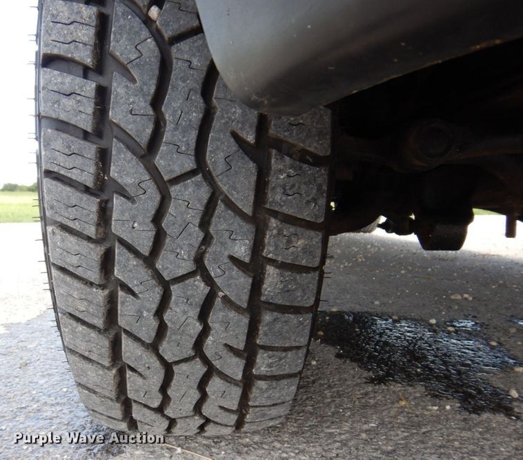 image for item KF9630 2003 Ford F250 Super Duty Lariat  Crew Cab pickup truck