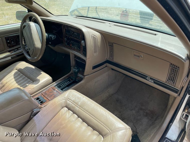 image for item KJ9703 1992 Buick Riviera