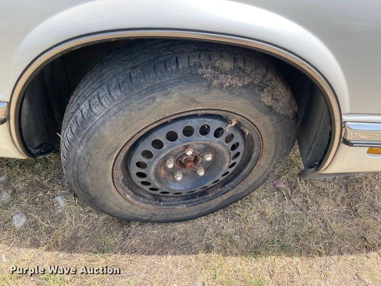 image for item KJ9703 1992 Buick Riviera