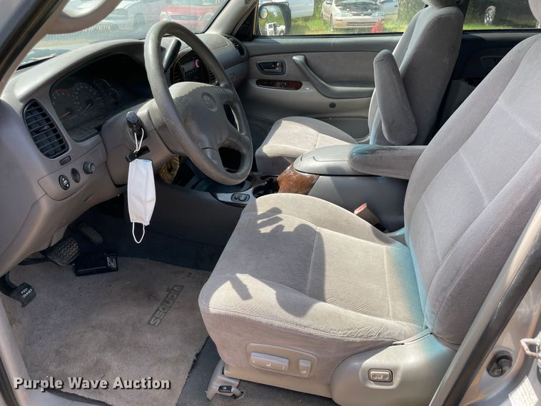 image for item KJ9706 2002 Toyota Sequoia  SUV