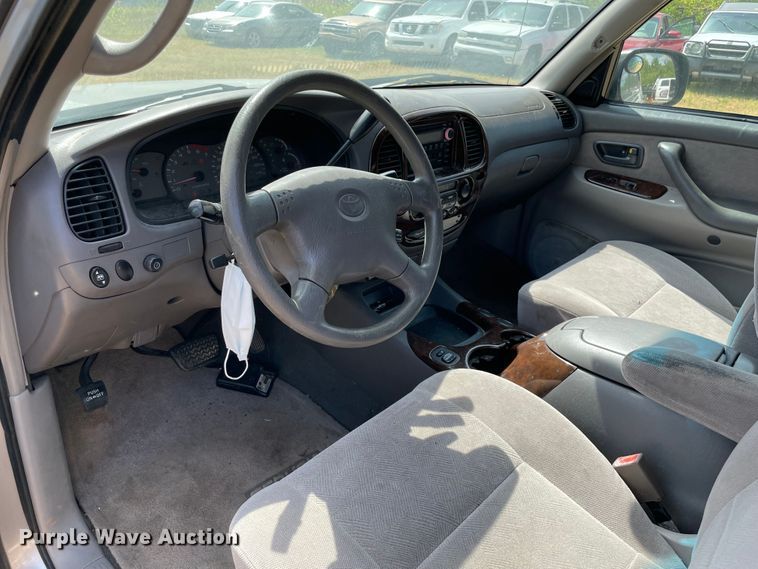 image for item KJ9706 2002 Toyota Sequoia  SUV