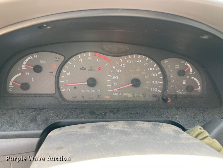 image for item KJ9706 2002 Toyota Sequoia  SUV