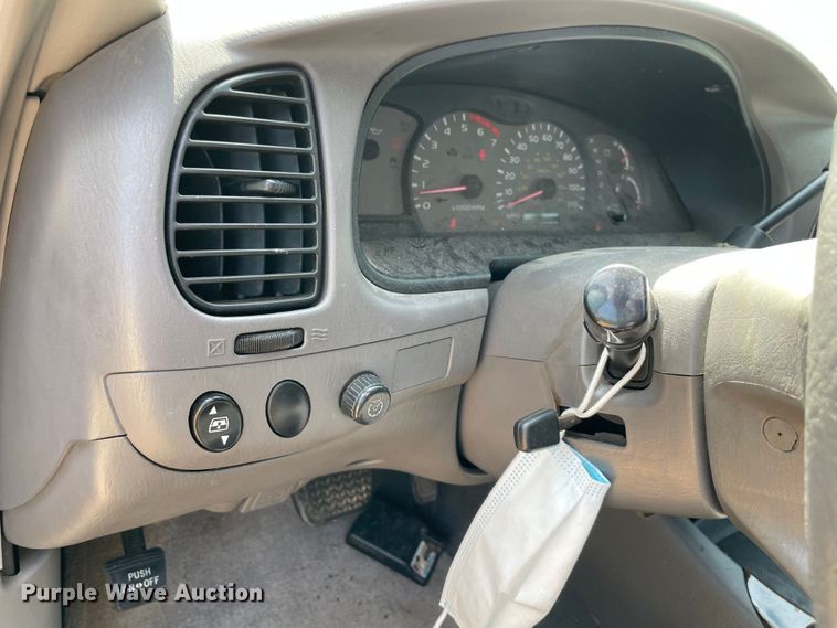 image for item KJ9706 2002 Toyota Sequoia  SUV